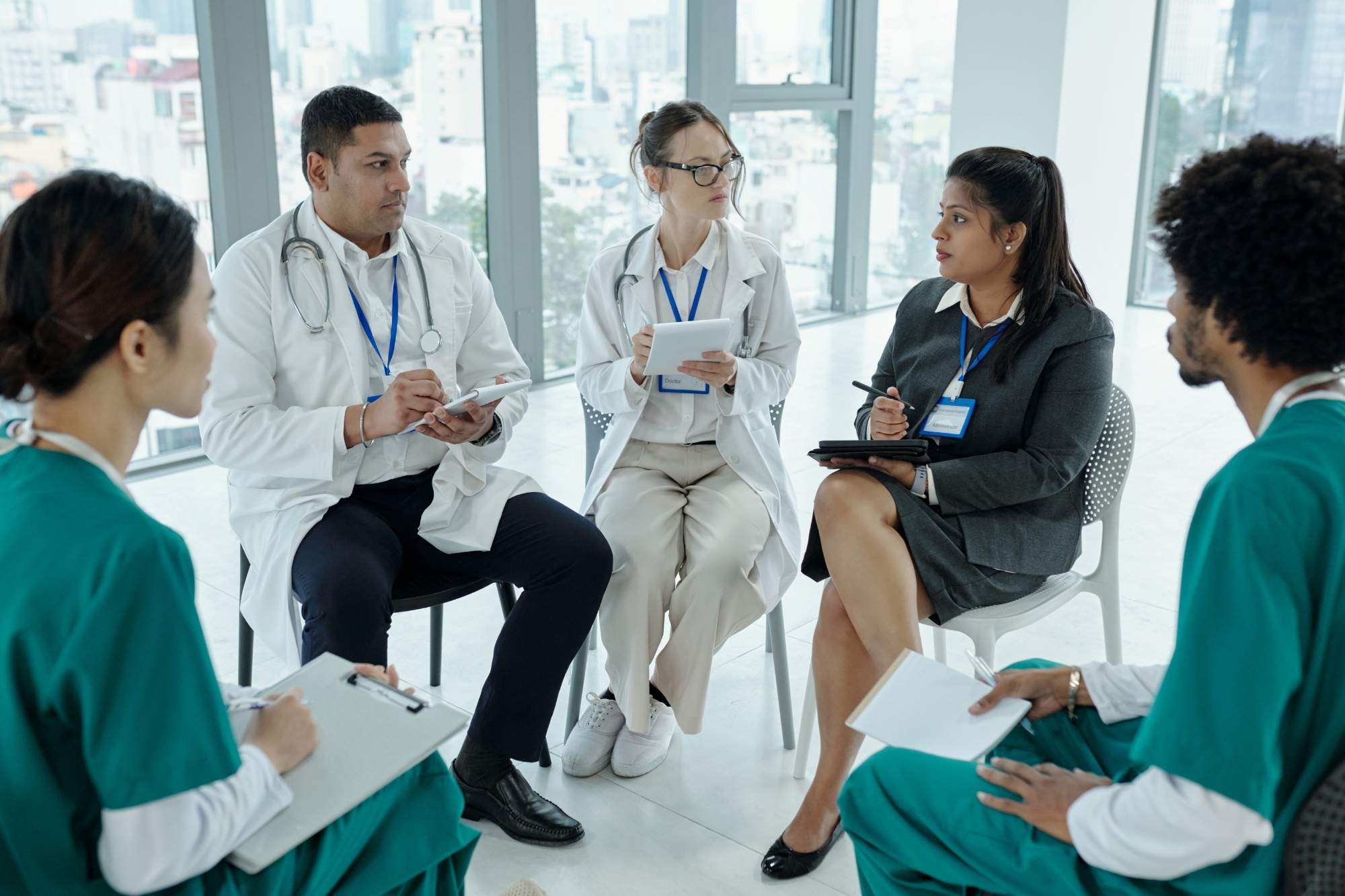 healthcare practitioners discussing about mso rules