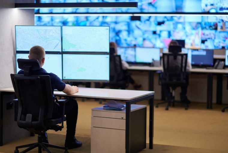 it personnel monitoring healthcare clinic security