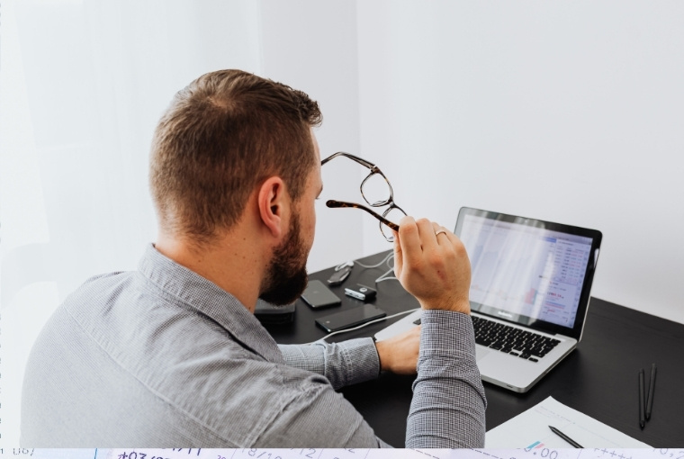 computer technician analysing data